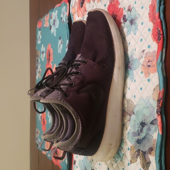 Nike Women's Sneakers - Picture 3 of 7